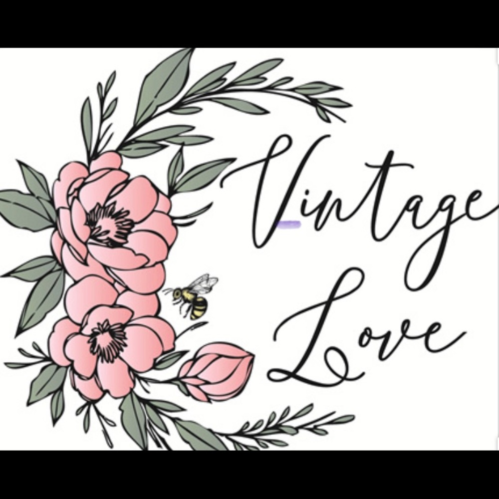 Check out the beautiful Vintage items!♥♥♥